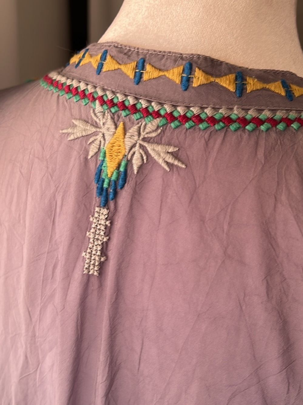 Johnny Was Embroidered Boho Tunic in Gray with Multicolor Floral Stitching - Picture 5 of 10